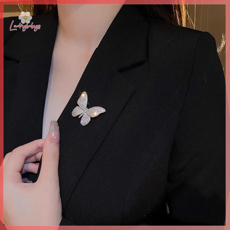 Luckybabys> เข็มกลัดคริสตัล รูปผีเสื้อ ประดับพลอยเทียม แวววาว หรูหรา เครื่องประดับแฟชั่น สําหรับผู้หญิง งานแต่งงาน ปาร์ตี้ ของขวัญที่ดีที่สุด” /></a></p>
<p><a href=