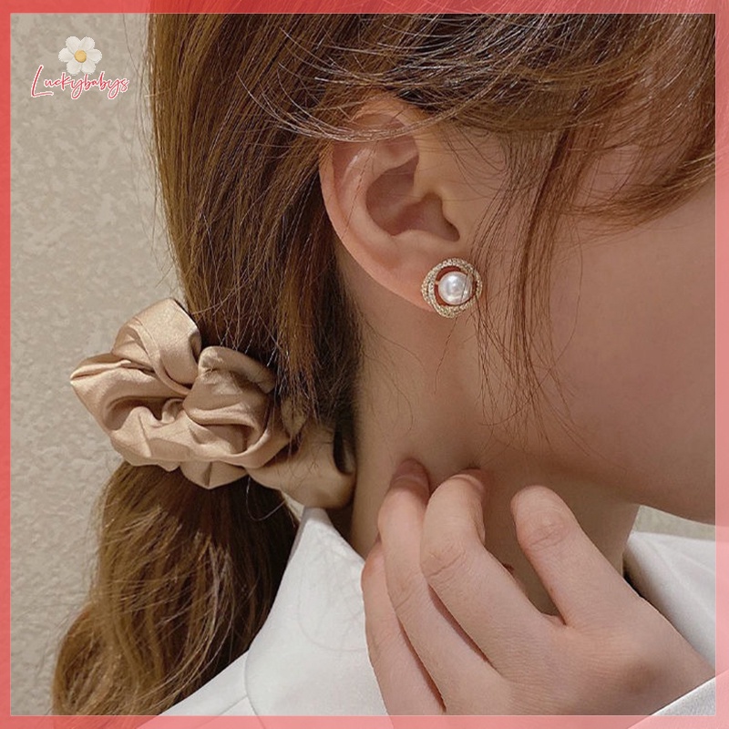 Luckybabys> ต่างหูสตั๊ด แบบเกลียว ประดับมุก สีเงิน สีทอง เรียบง่าย เครื่องประดับแฟชั่น สไตล์ฝรั่งเศส สําหรับผู้หญิง” /></a></p>
<p><a href=
