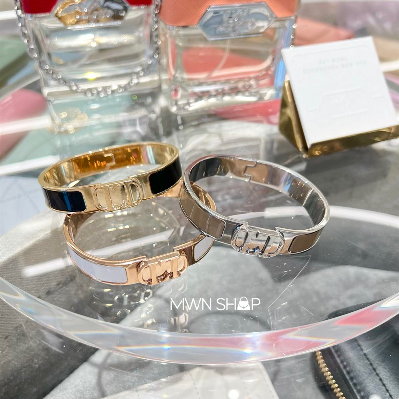 กำไลขาวดำ มาเพิ่มแล้วนะคะ Lyn jewelry สร้อยข้อมือ,กำไล พร้อมกล่อง ของแท้จากชอป