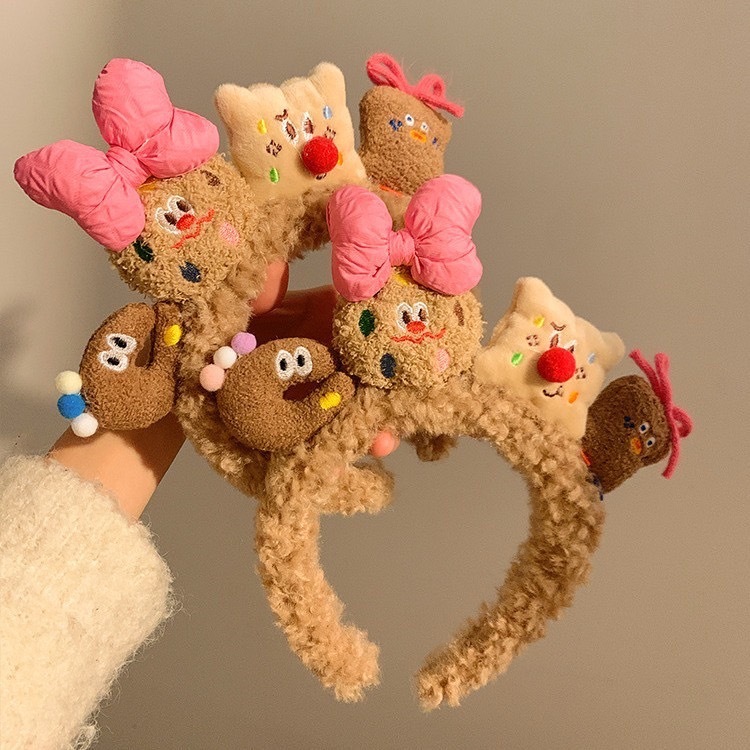 ที่คาดศรีษะ รูปตุ๊กตาคุ๊กกี้น่ารัก พร้อมส่ง