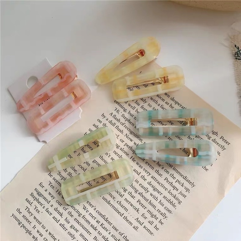 พร้อมส่ง  กิ๊บปากเป็ดสีสันสดใสเหมือนลูกกวาด ขนาด 6.8 ซม