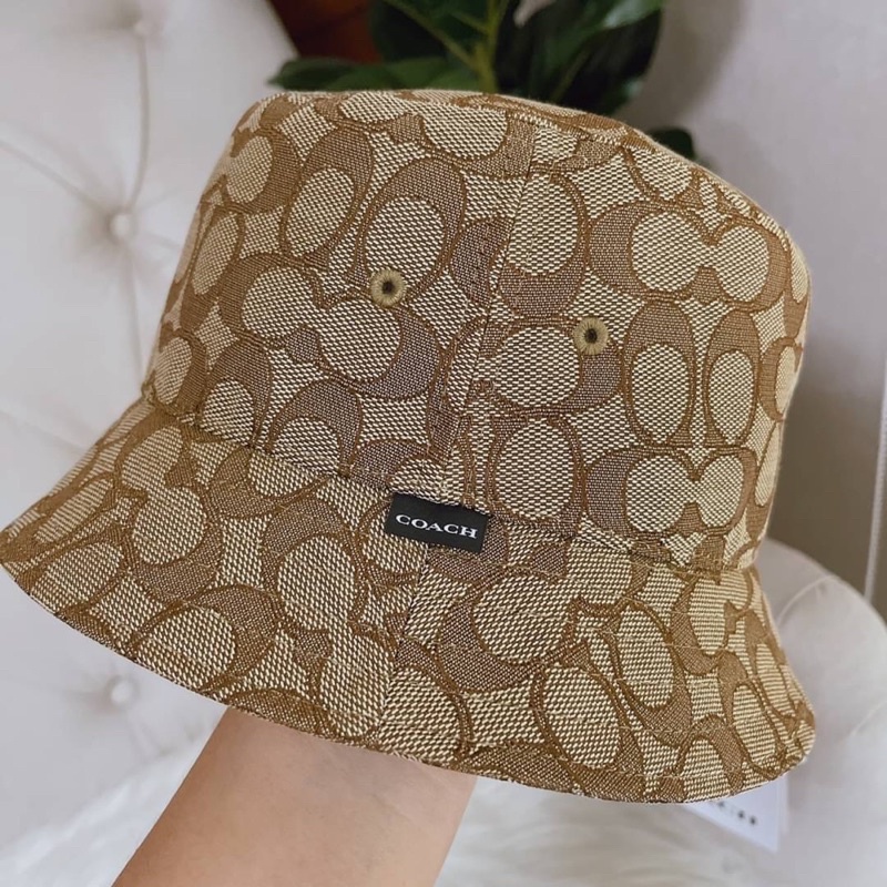 พร้อมส่ง แท้ %  COACH Signature Jacquard Bucket Hat หมวก