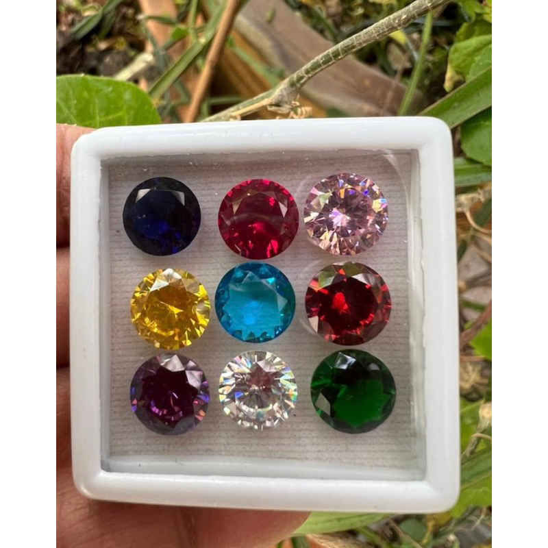 พลอย เพชรรัสเซีย DIAMOND นพเก้า มี 9 สี เกรด อย่างดี. รูปกลม 8 มิล. CZ 9 colored Stones (8mm)