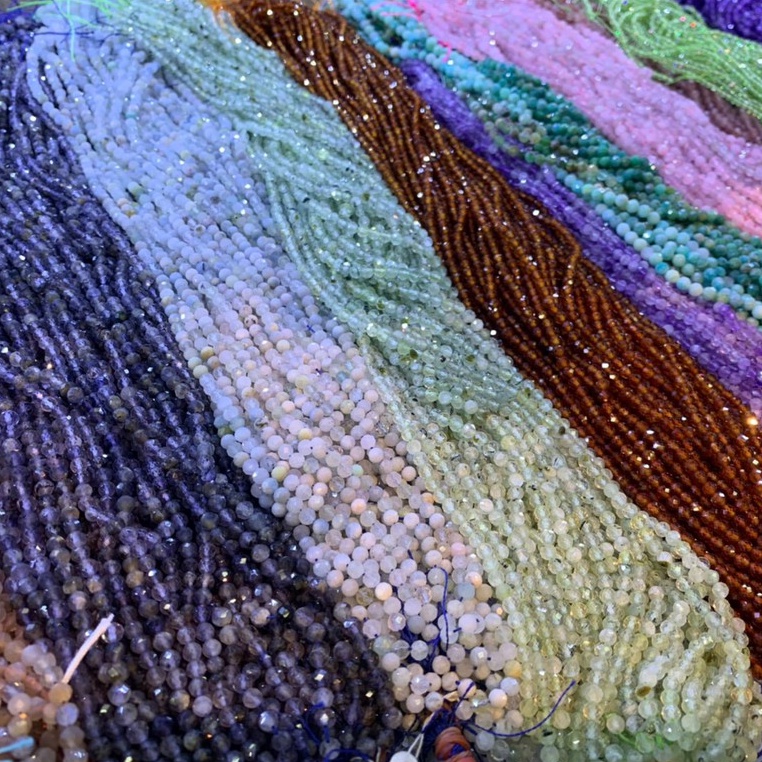 รวมหินนำโชต   ขนาด 4 mm เจีย หินแท้ หินธรรมชาติ เกรด AAA **สีสวย หินเล่นแสงดีมาก**