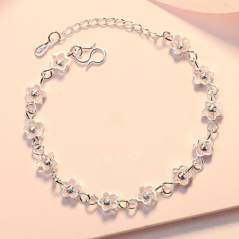 สร้อยข้อมือลูกปัดแฮนด์เมดลายดอกไม้สีเงิน