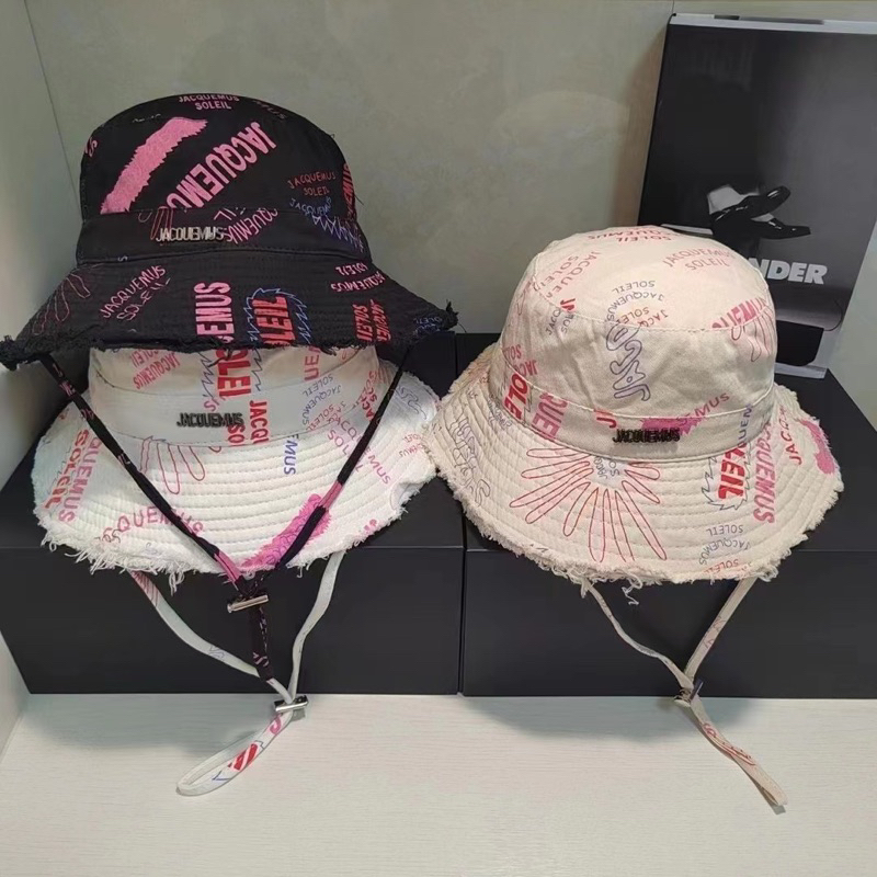 หมวก bucket JAC สไตล์เดียวกันของฮยอนอา