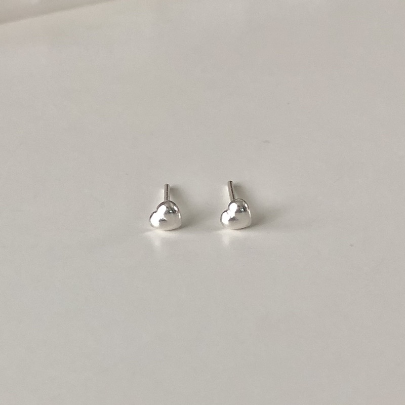 (โค้ด 3P4YE ลด 100.-) Winterwinter Jewelry Silver925 : เครื่องประดับเงินแท้ เงินแท้925 ต่างหูเงิน ต่างหูจิ๋วรูปหัวใจ